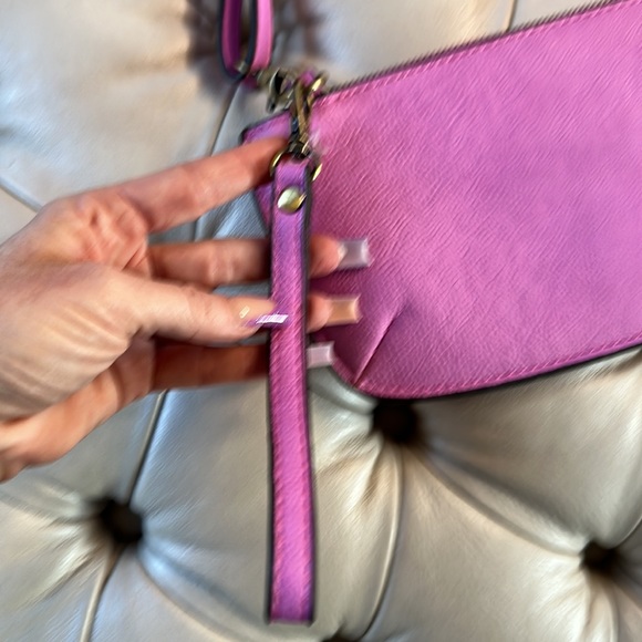 💗Joy Susan Vegan Leather Small Purse Shoulder/Wristlet Pinkish Purplish Color💗 - Picture 5 of 12